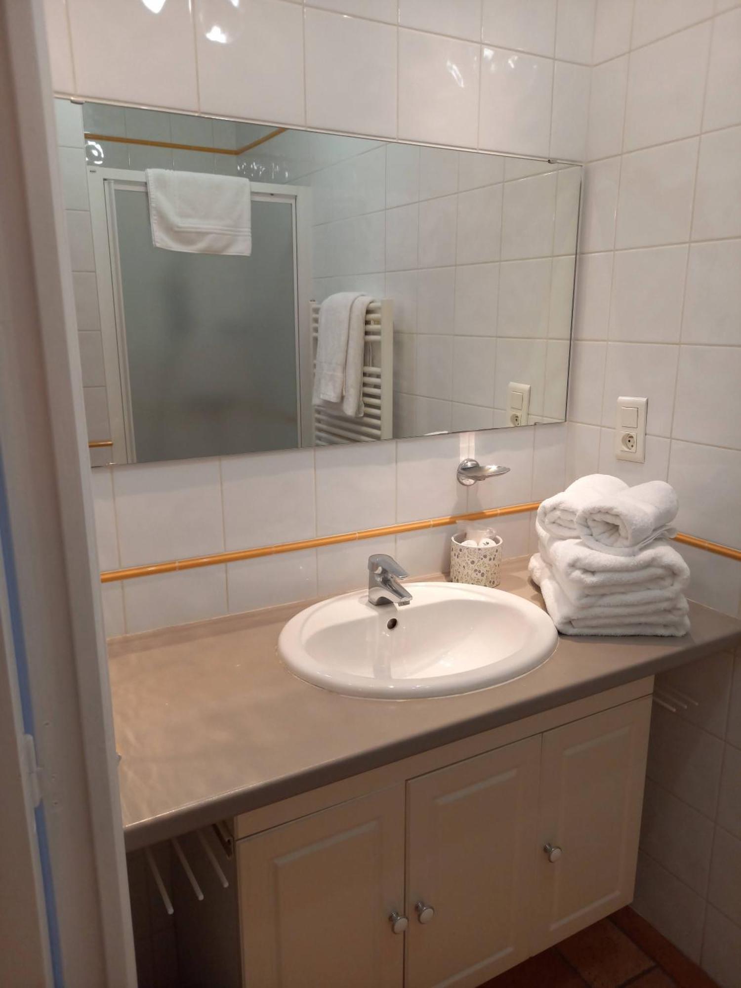 Hotel De La Halle Ноле Экстерьер фото