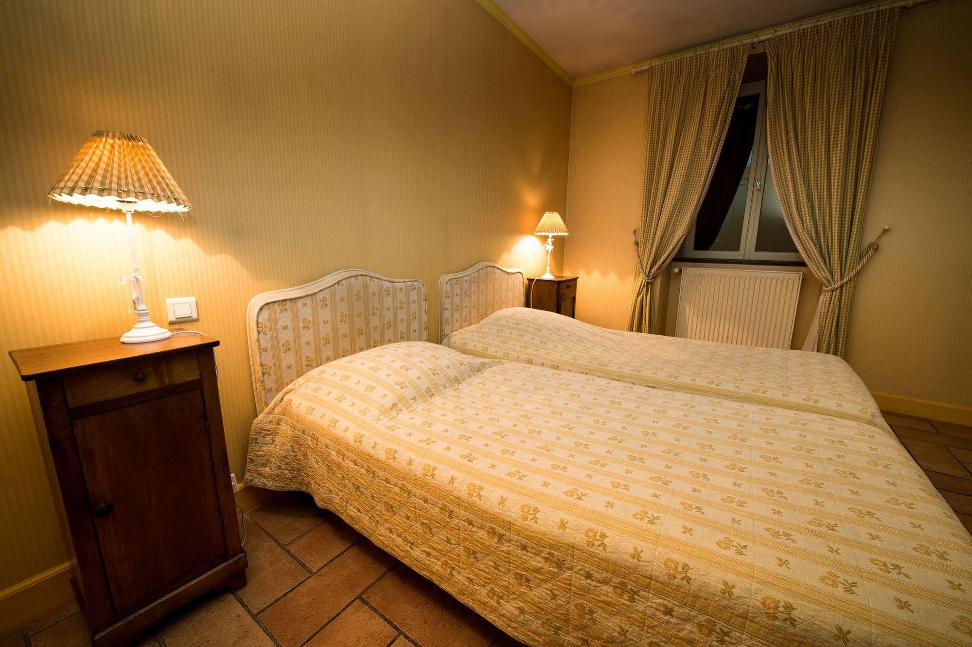 Hotel De La Halle Ноле Экстерьер фото