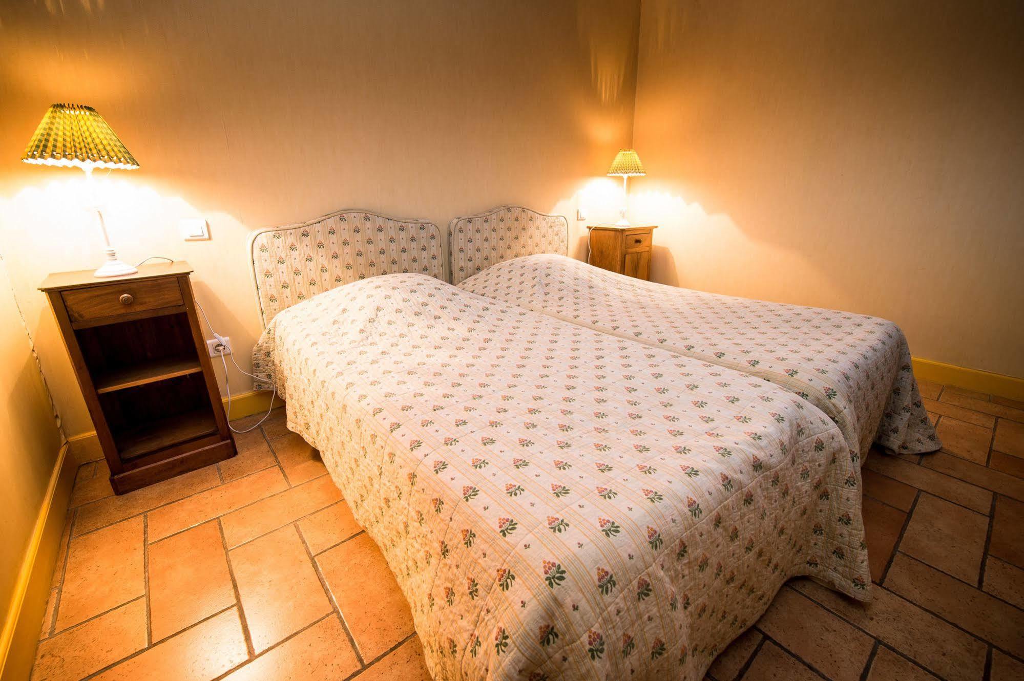 Hotel De La Halle Ноле Экстерьер фото